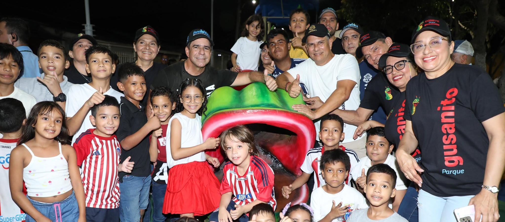Alcalde Alejandro Char en acto de entrega en el barrio Las Nieves.