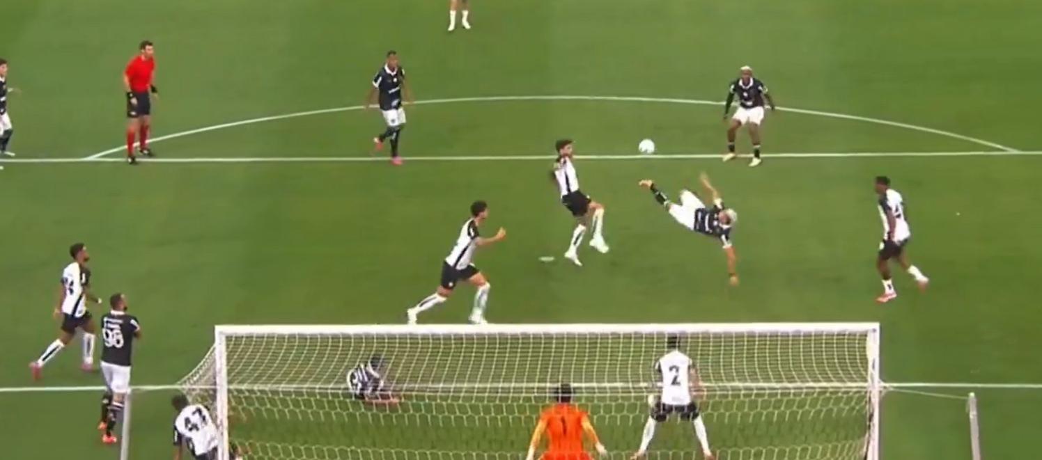 Gol de Jordan Barrera.