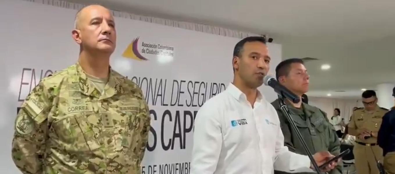 Pedro Sánchez, ministro de Defensa. 