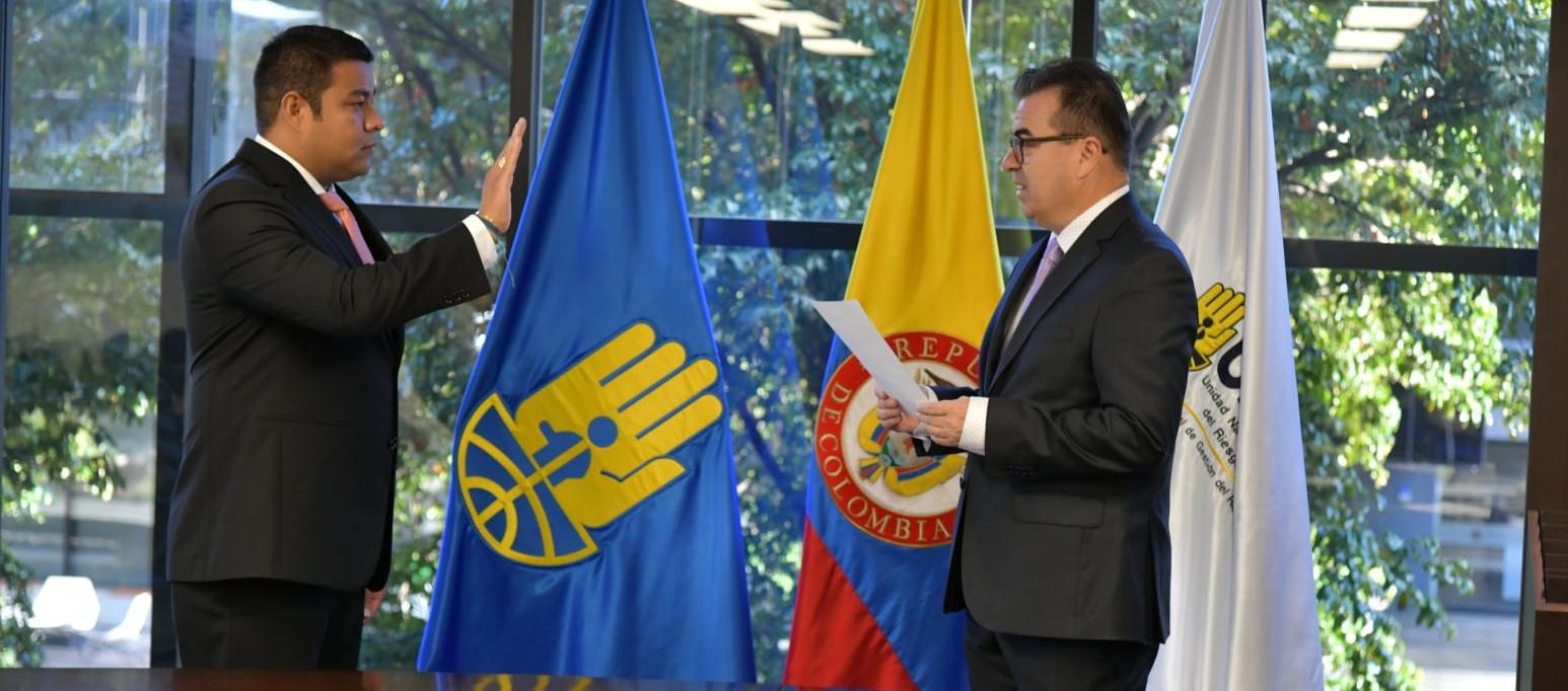 El exsubdirector Víctor Andrés Meza Galván (izquierda).