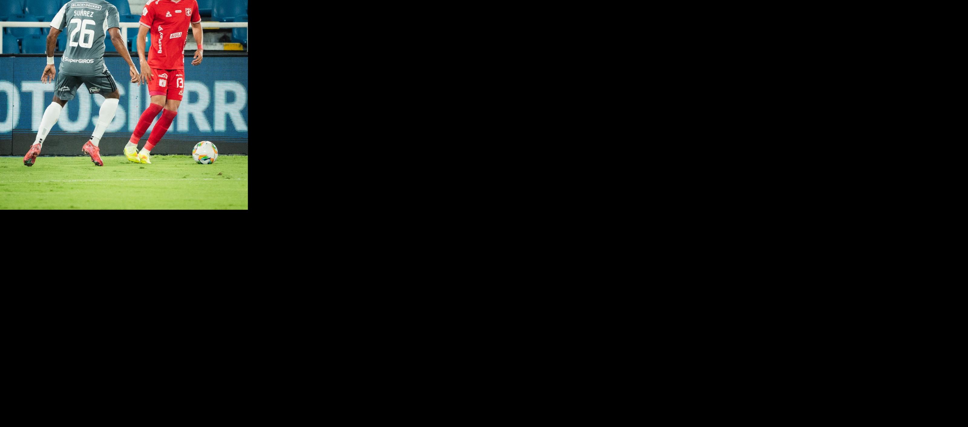 Yeison Suárez en una acción del partido.