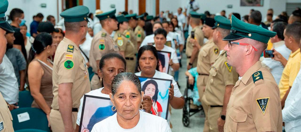 Familias de víctimas de 'falsos positivos'.