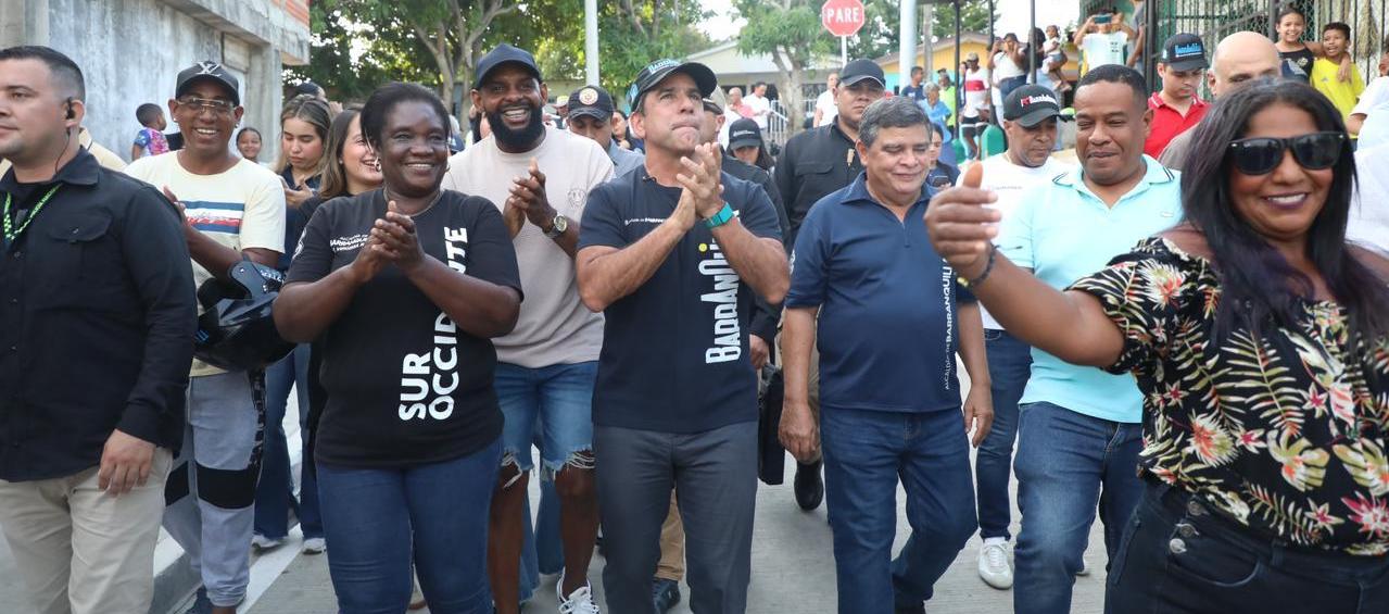 Alcalde Alejandro Char en el barrio Carlos Meisel.