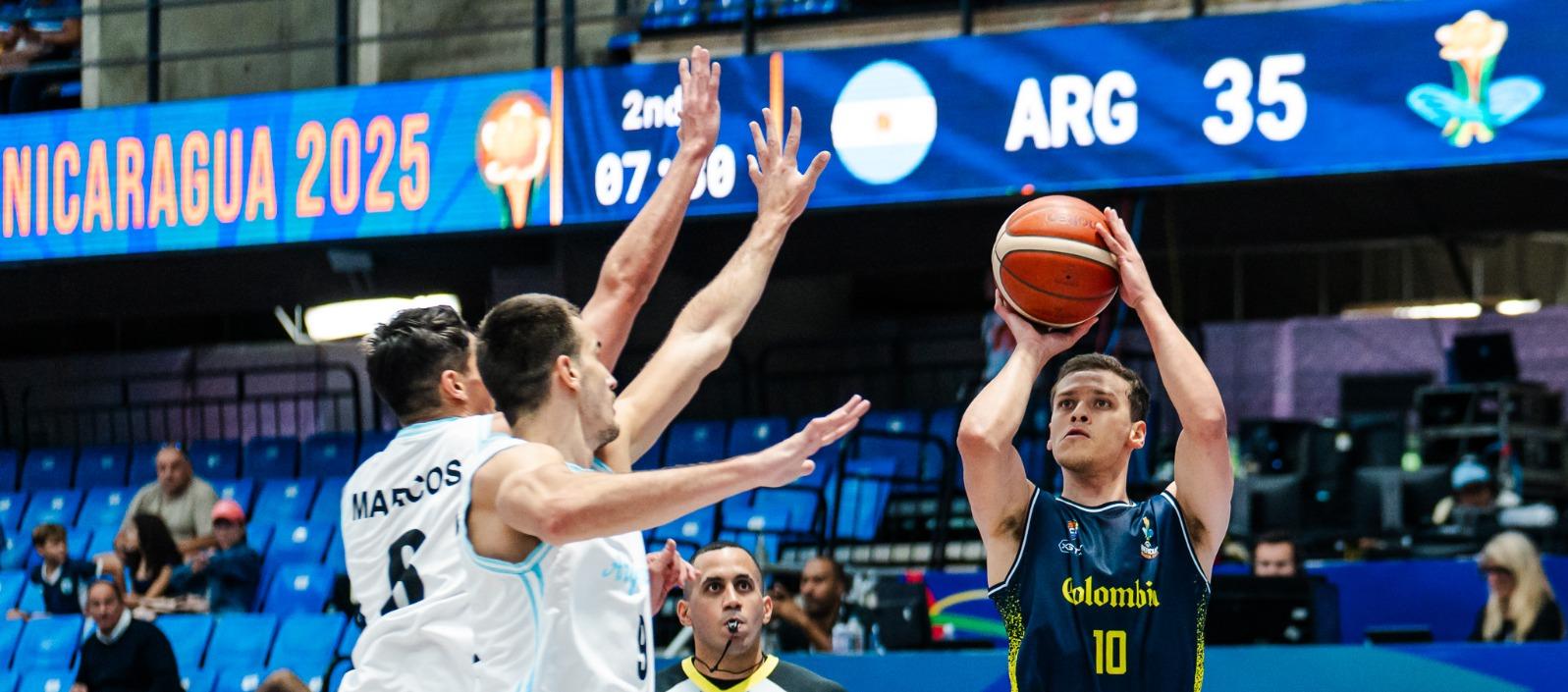 Hansel Atencia, jugador de la Selección Colombia de baloncesto. 