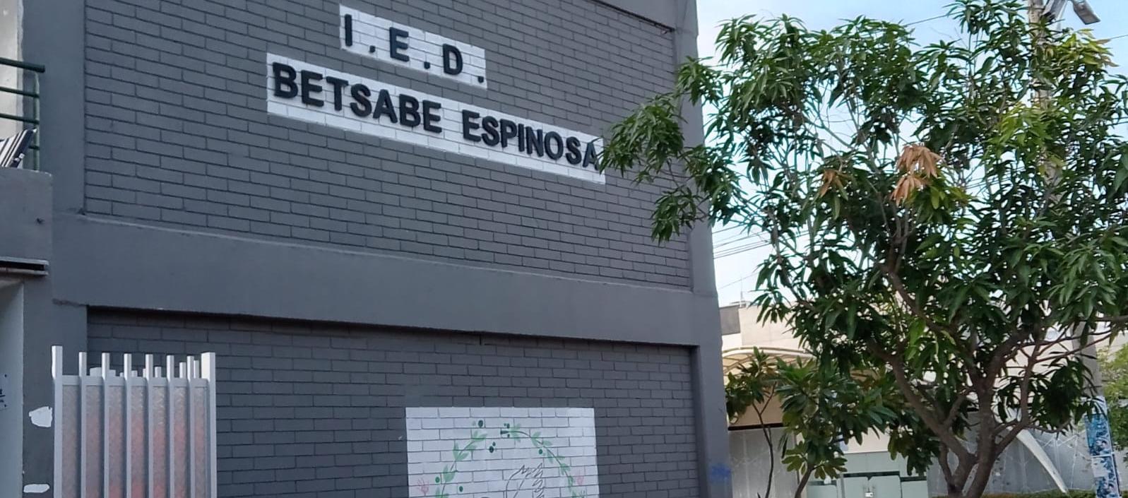 Fachada de la Institución Educativa Distrital Betsabé Espinosa. 