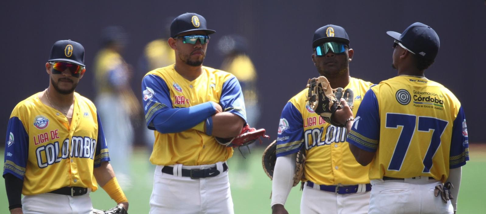Francisco Acuña, Fabián Pertuz, Dilson Herrera y Dayan Frías, integrantes de la Seleccion Colombia de béisbol. 