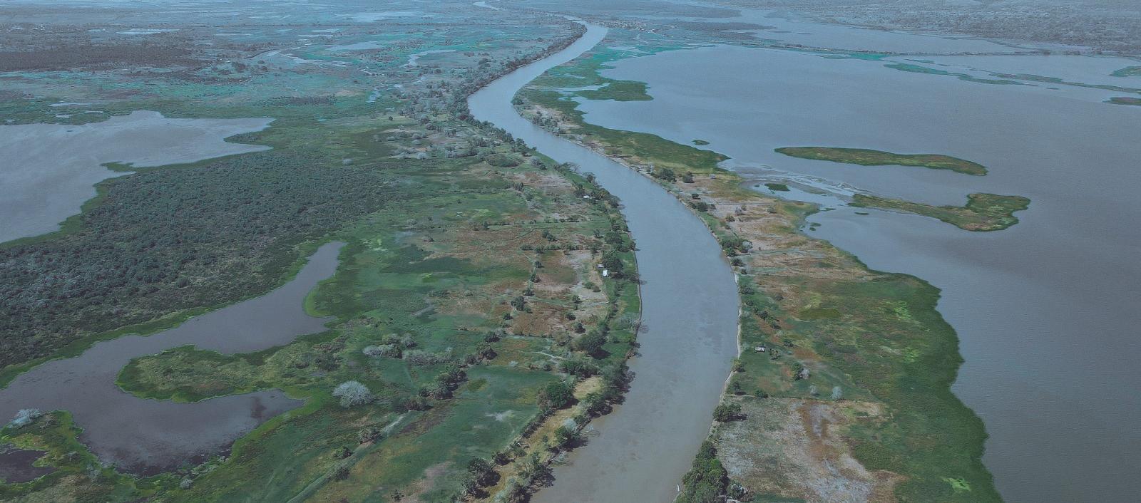Vista aérea del Canal del Dique. 