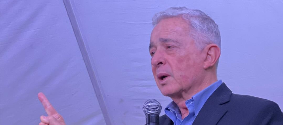 Álvaro Uribe Vélez.