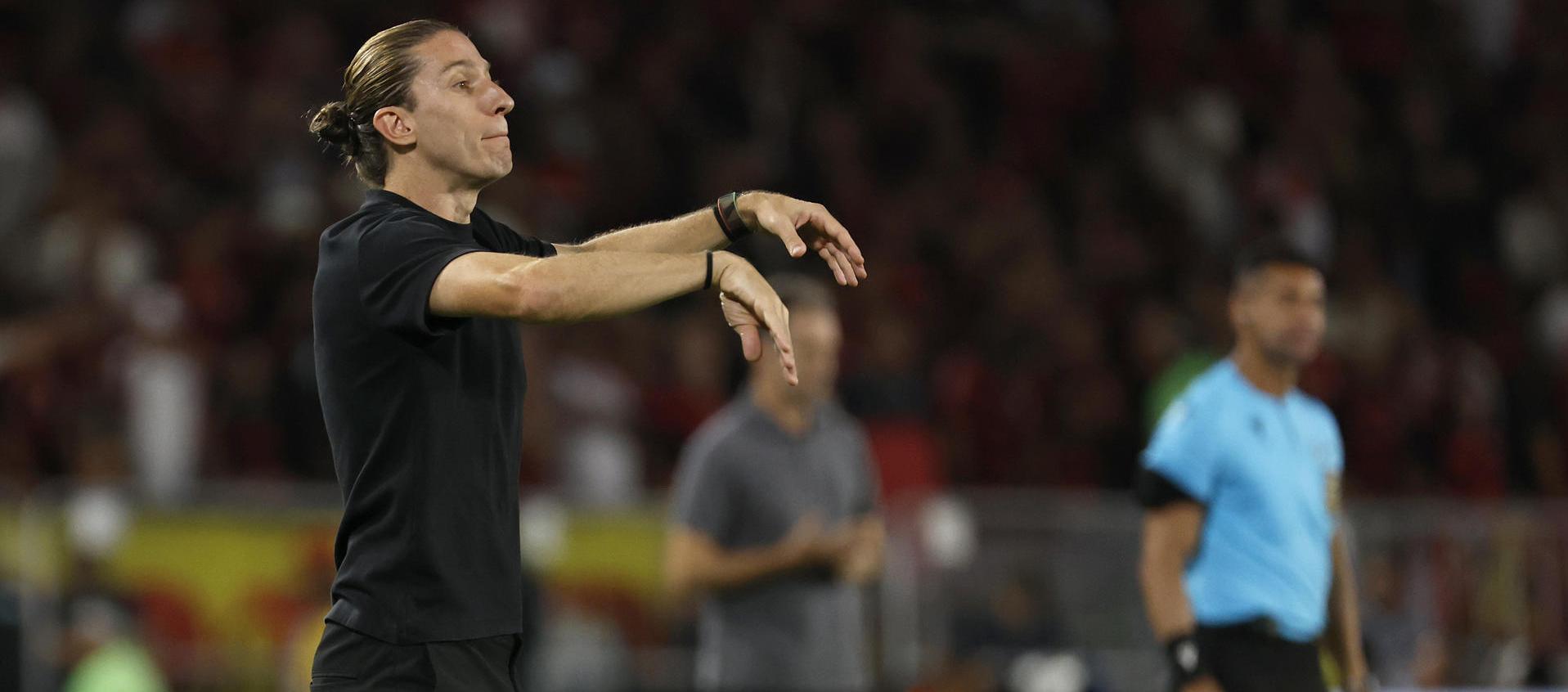 Filipe Luís, técnico de Flamengo.