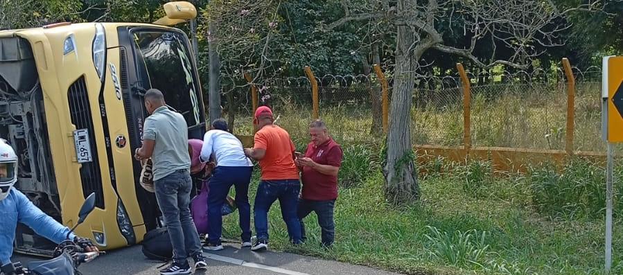 Volcamiento de bus en Campeche. 