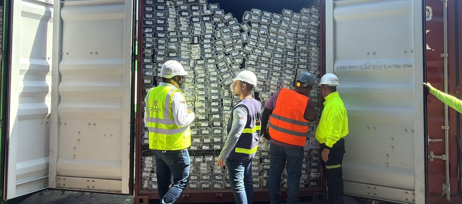 Contenedores decomisados.