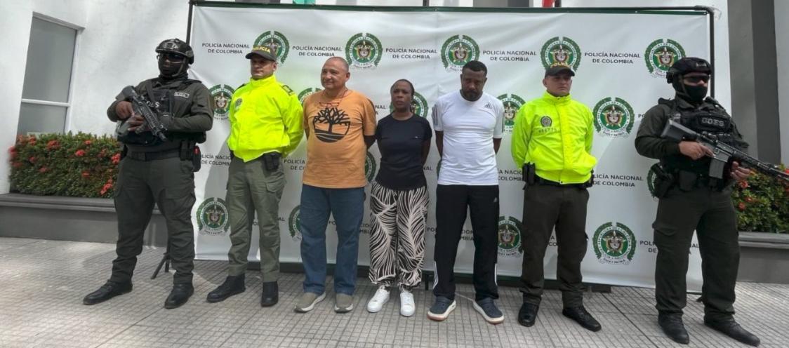 Los tres capturados.