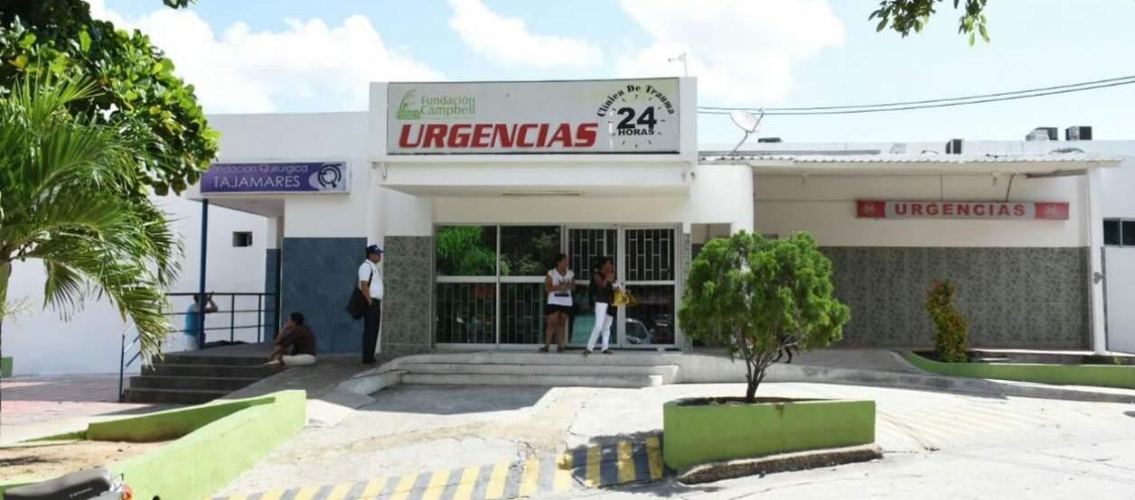 El policía lesionado fue remitido a la Clínica Campbell de Barranquilla. 