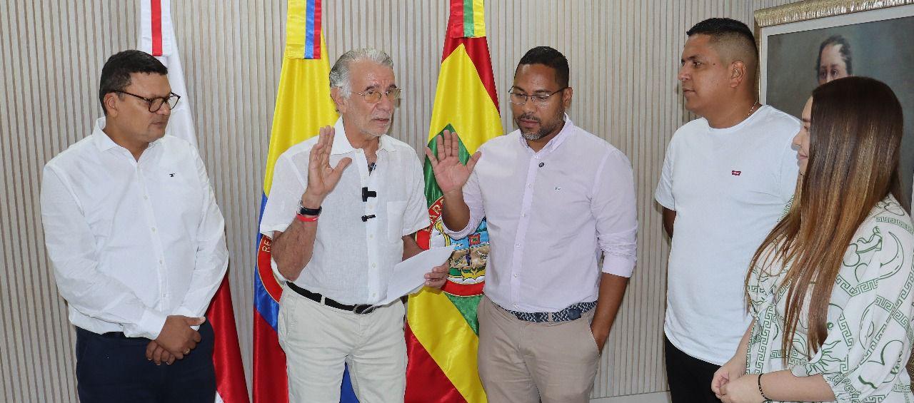 El Gobernador Eduardo Verano posesionando a Leyton Barrios como rector de la UniAtlántico.