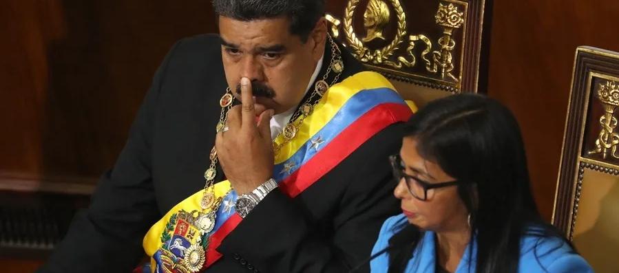 El presidente de Venezuela, Nicolás Maduro, y la vicepresidenta ejecutiva y ministra de Hidrocarburos, Delcy Rodríguez.
