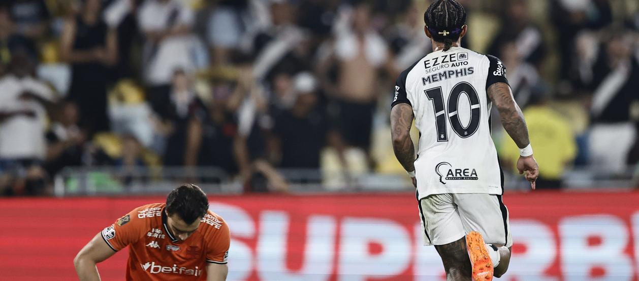 La celebración de Memphis Depay.