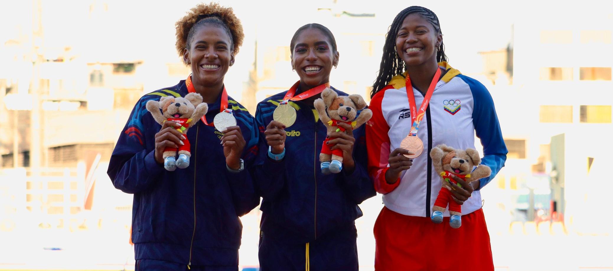 La colombiana Martha Araujo ganó la plata, Natalia Linares y la venezolana Ornelis Ortiz, quien consiguió el bronce.