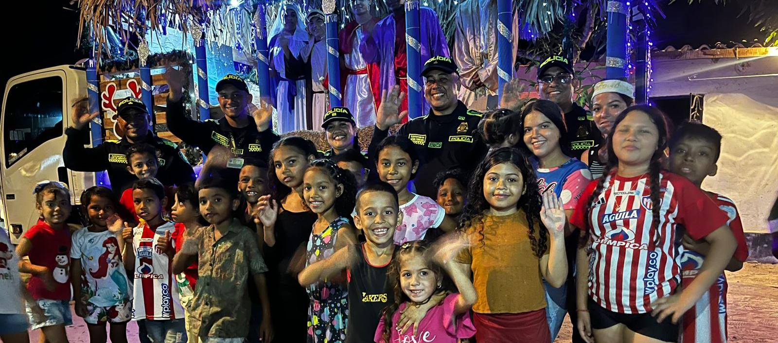 Pesebre móvil de la Policía Nacional recorrió Sabanalarga y Luruaco.