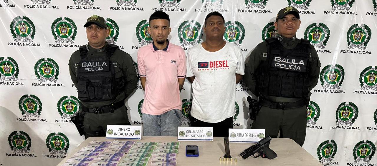 Capturados junto a las autoridades.