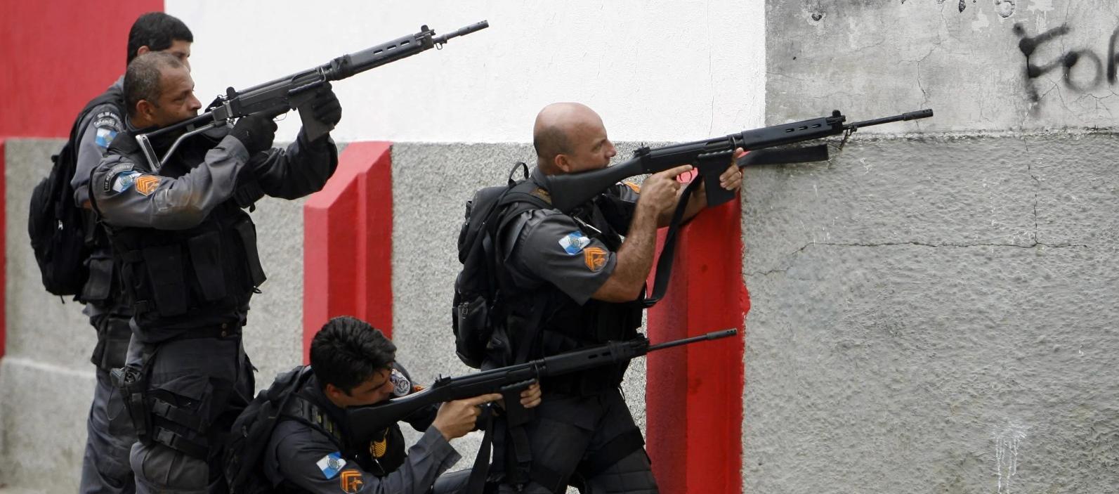 Policías en un operativo en Río de Janeiro. 