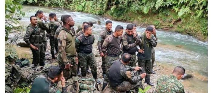 Soldados capturados.