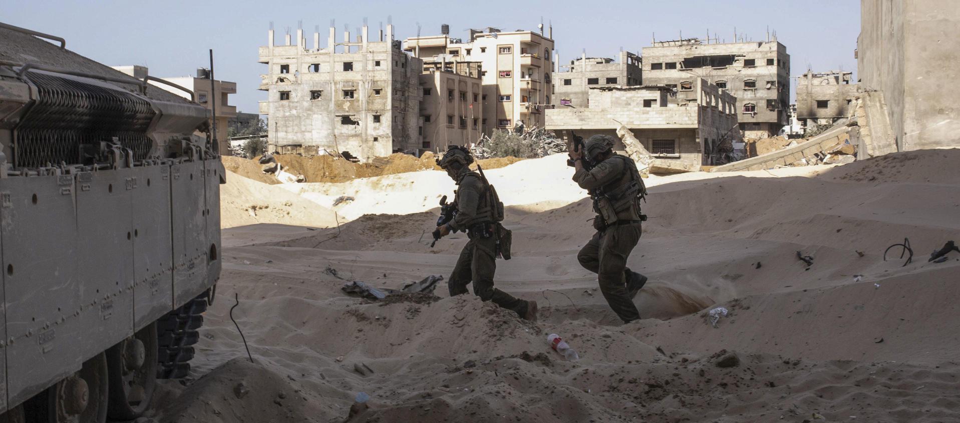 Soldados israelí en Gaza. 