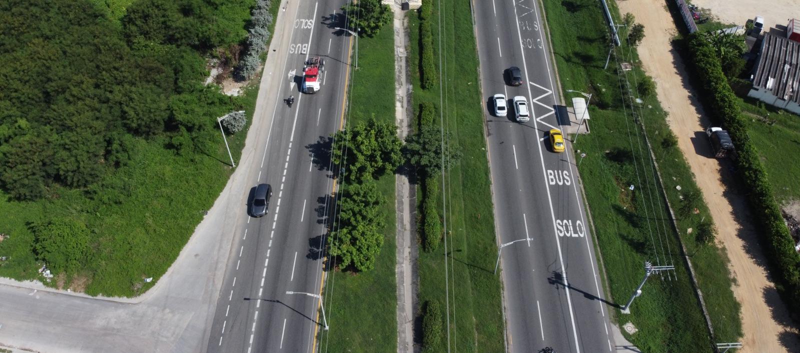 Panorámica de los carriles 'Solo Bus' en la Avenida Circunvalar.