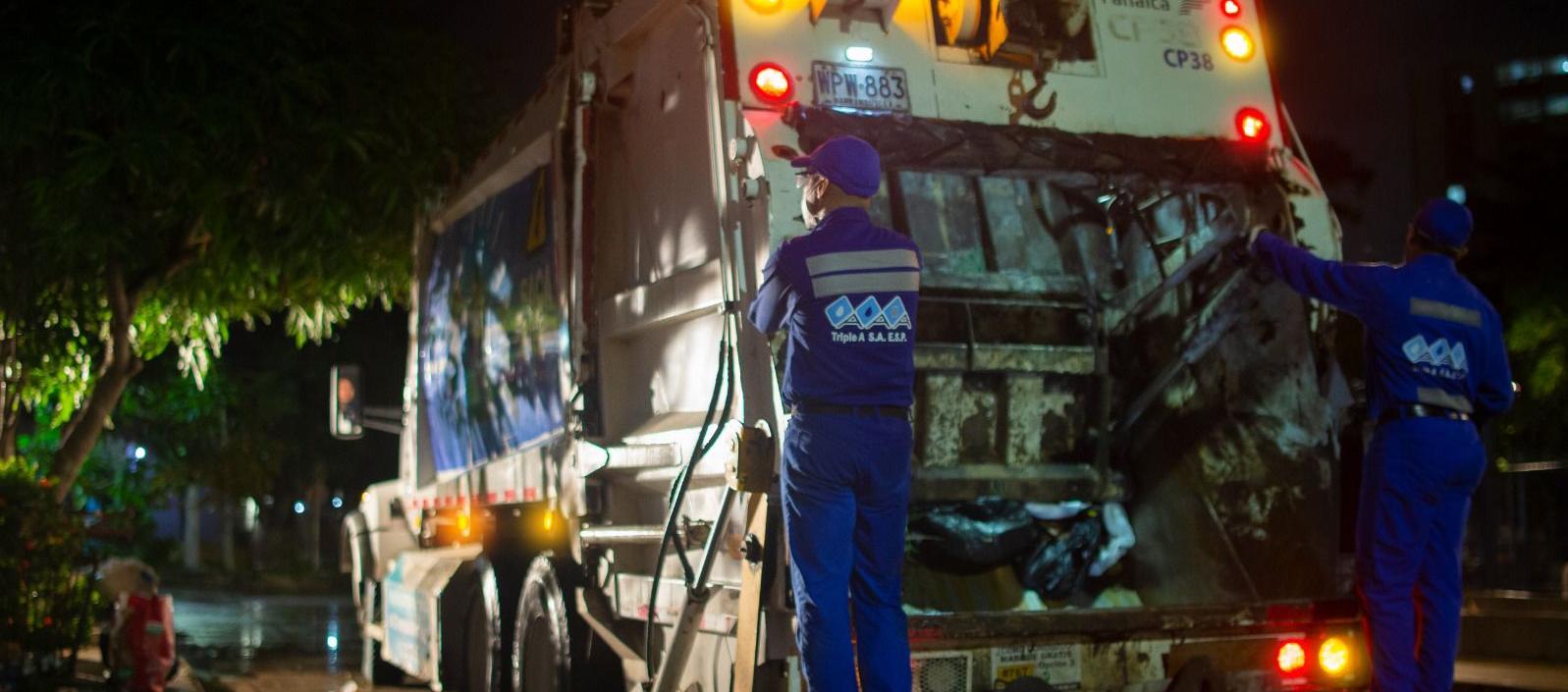 Servicio de aseo de la Triple A. 