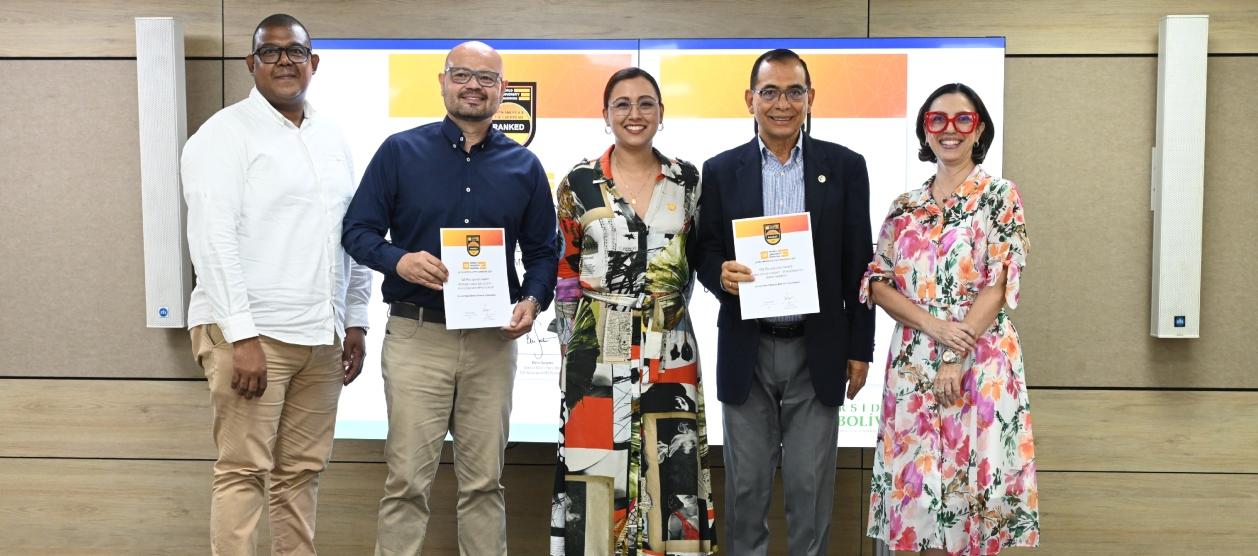 Entrega de reconocimiento a Unisimón.