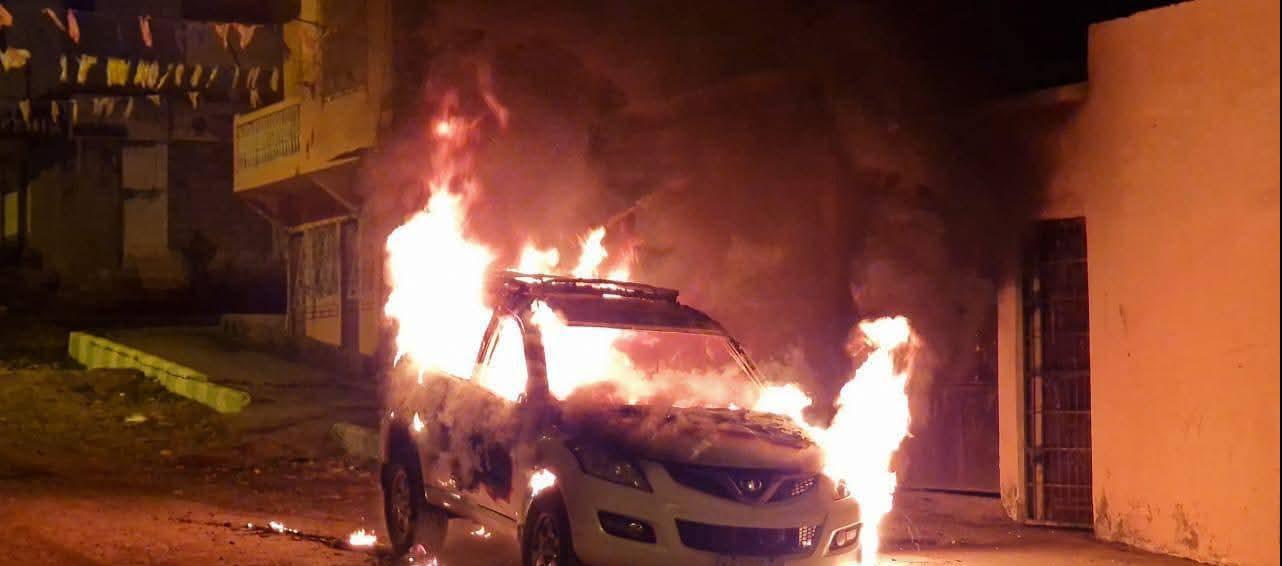 Vehículo incendiado en San Martín de Porres