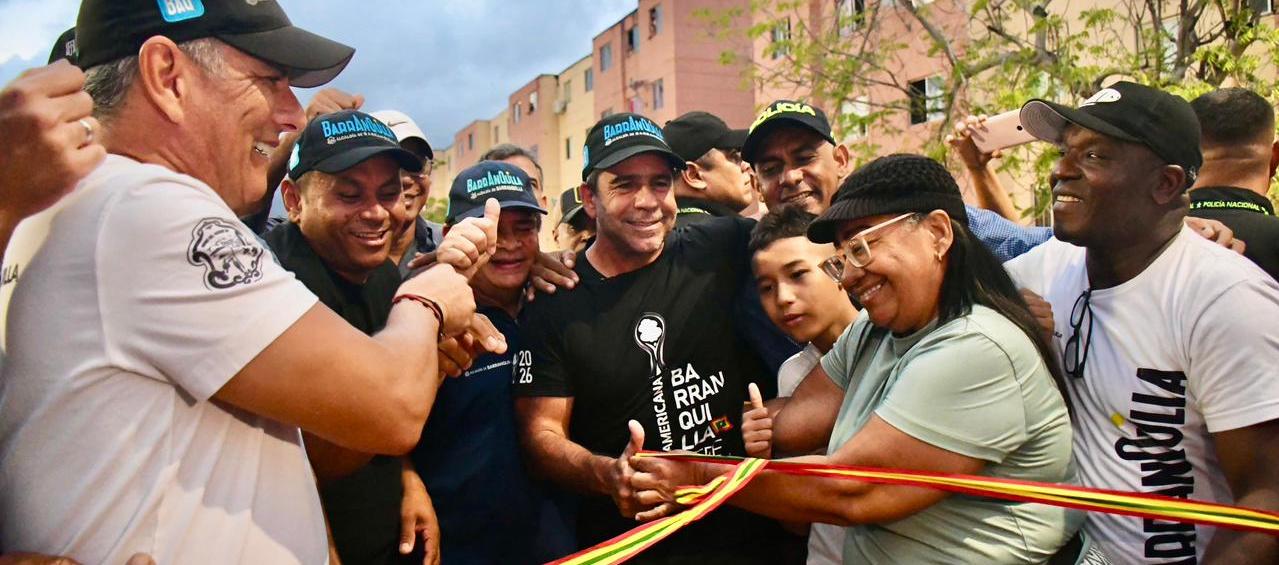 Alcalde Char en la entrega del parque en Villa Cordialidad.