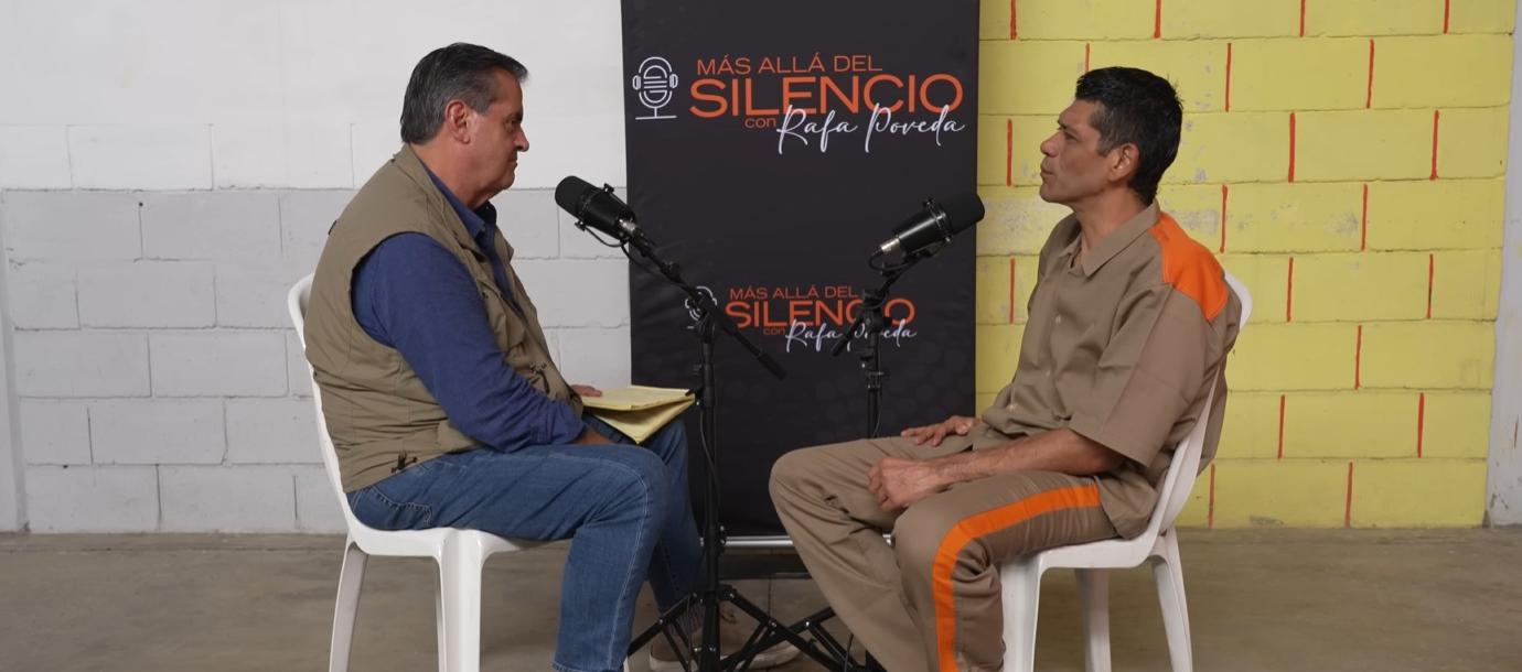 El periodista Rafael Poveda y Edinson Fajardo, señalado jefe de la banda responsable del crimen.