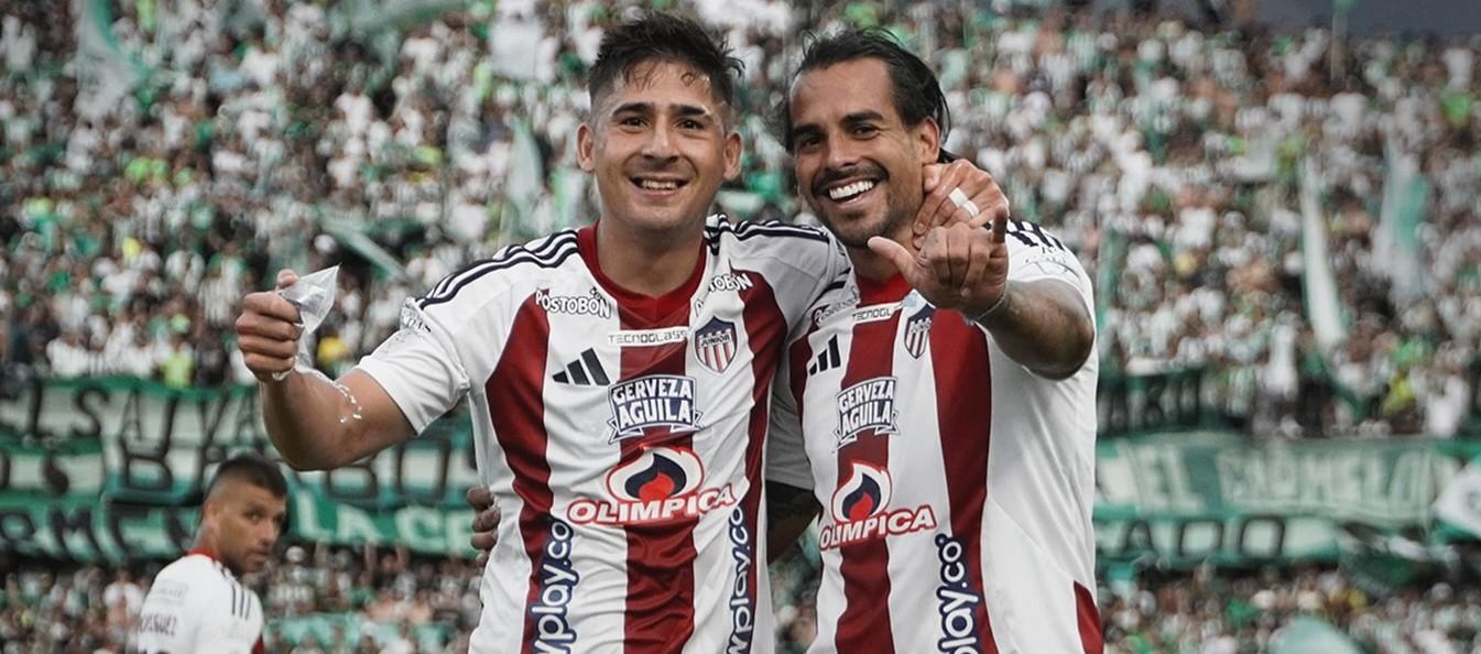 Los paraguayos Guillermo Paiva y Javier Báez, dos de los cuatro extranjeros inscritos por Junior. 