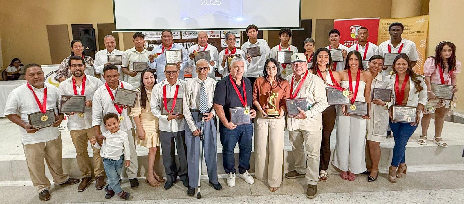Grupo de ganadores del Deportista del Año Acord Atlántico 2025.