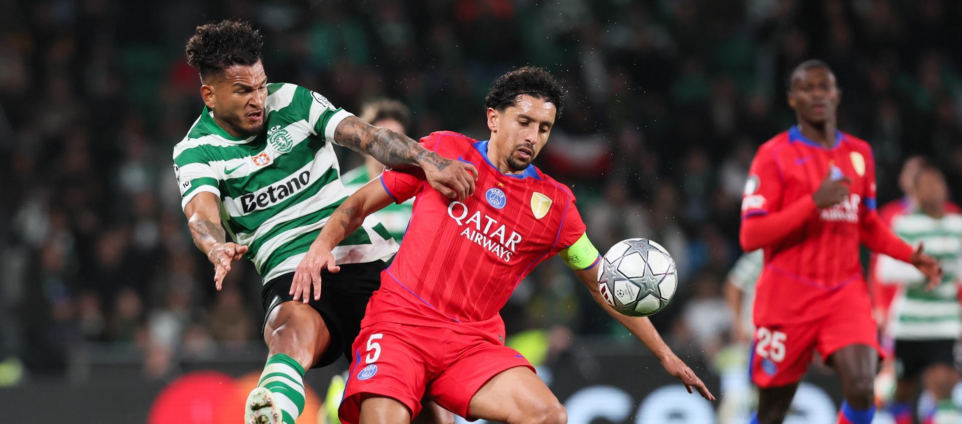 Luis Javier Suárez en acción durante el partido.