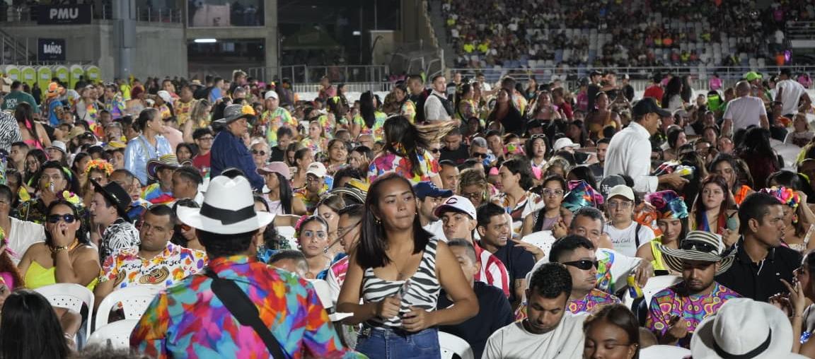 El público en el estadio Romelio Martínez.