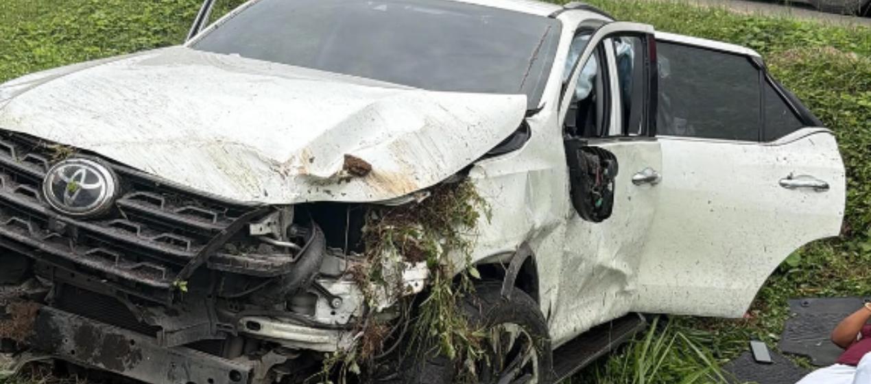 Así quedó la camioneta tras el accidente. 