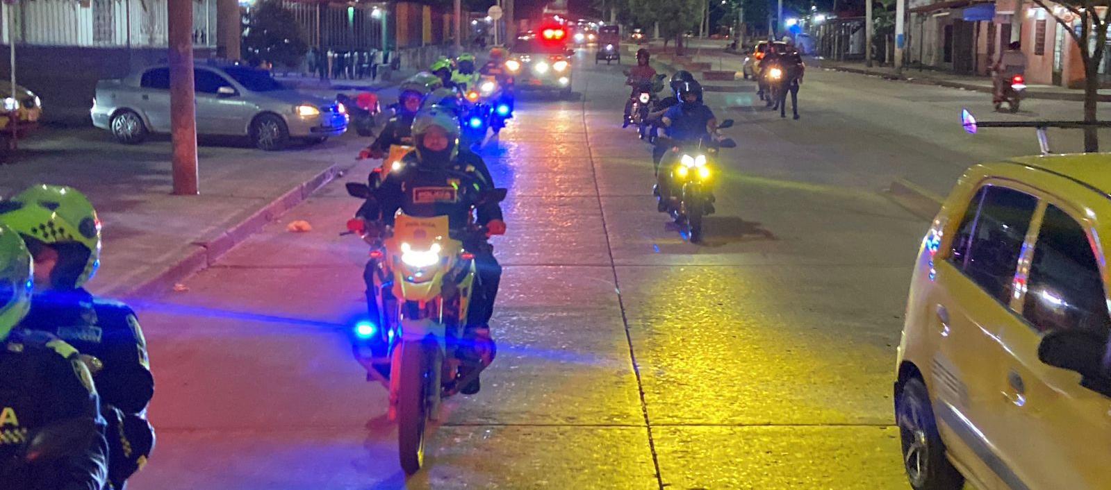 Despliegue de Policías durante la celebración del año nuevo.
