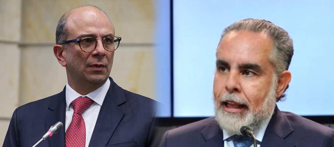 El magistrado Carlos Camargo y el ministro del Interior, Armando Benedetti.