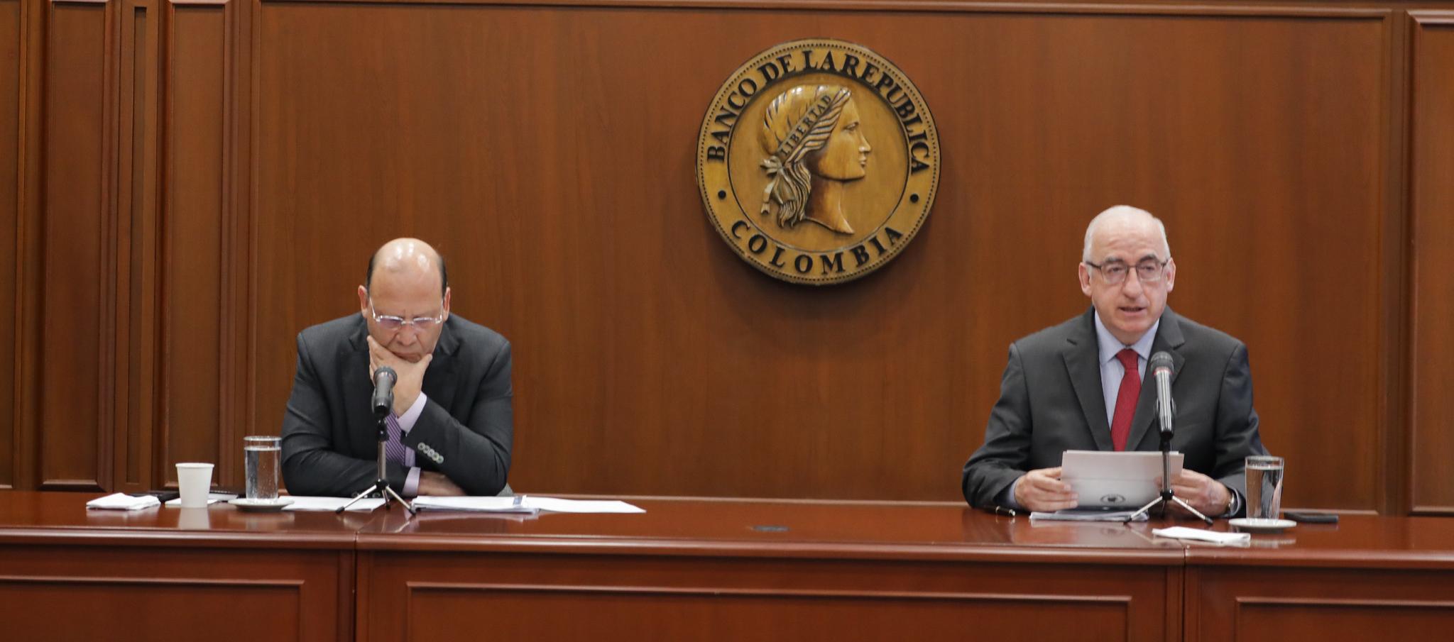 El ministro de Hacienda, Germán Ávila, y el gerente del Banco de la República, Leonardo Villar.