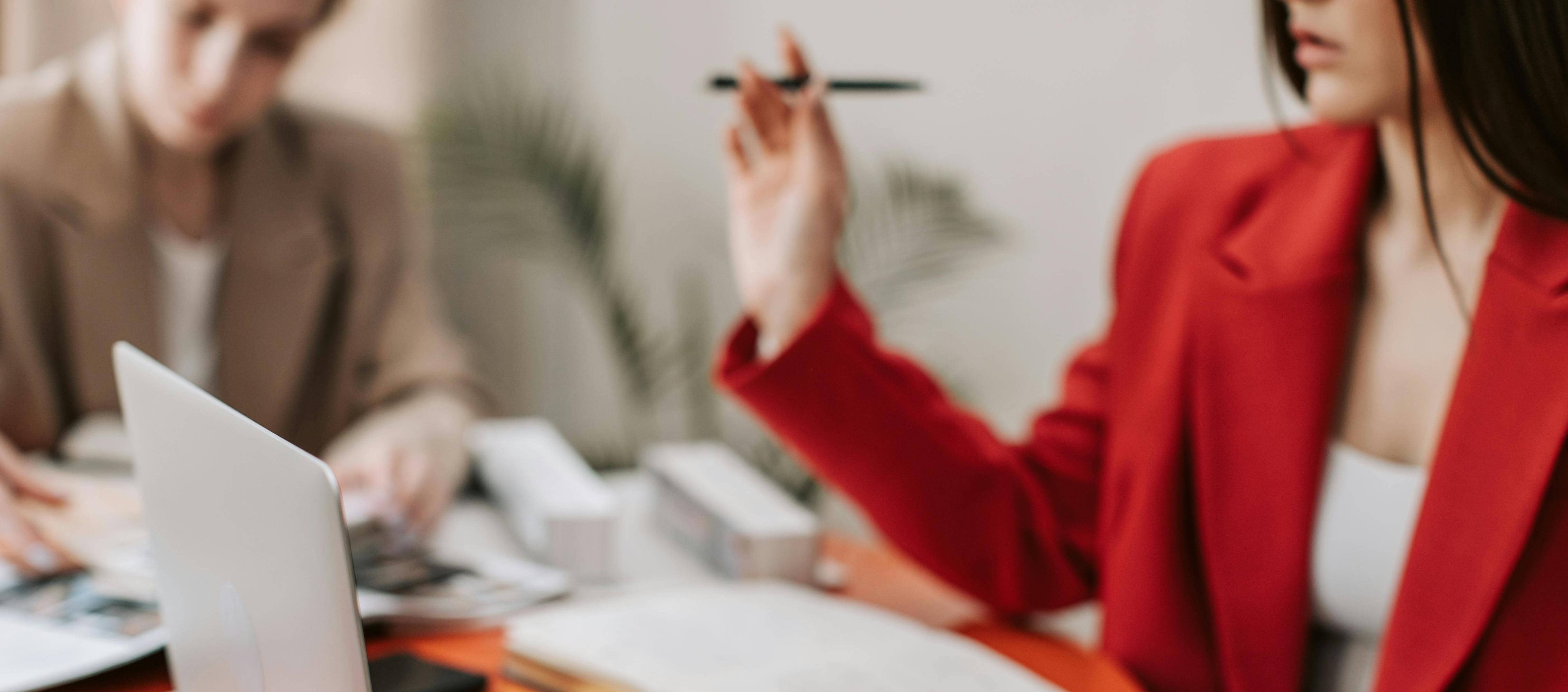 Los empleados que cumplan con este requisito tienen fuero de estabilidad laboral reforzada. 