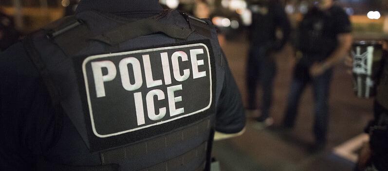 Servicio de Inmigración y Aduanas. 