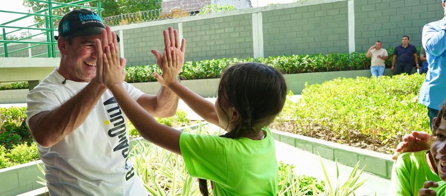 El Alcalde Alex Char.