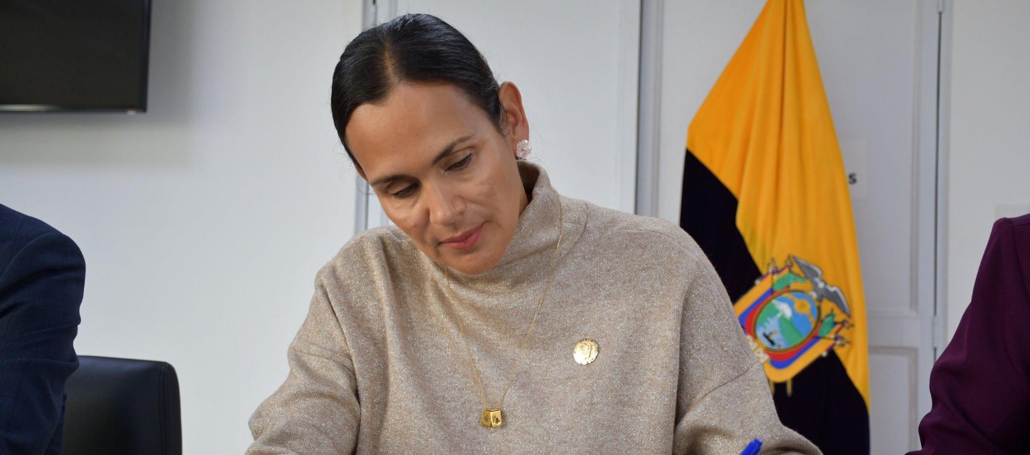 La Ministra de Ambiente y Energía de Ecuador, Inés Manzano