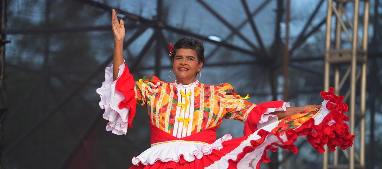 Maglionis Elizabeth Albadán Blanco,  directora de la Fundación Folclórica Cumbiamba La Currambera.