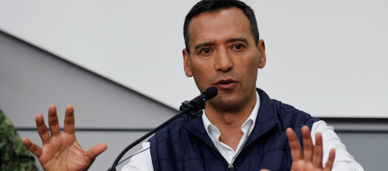 Pedro Sánchez, ministro de Defensa. 