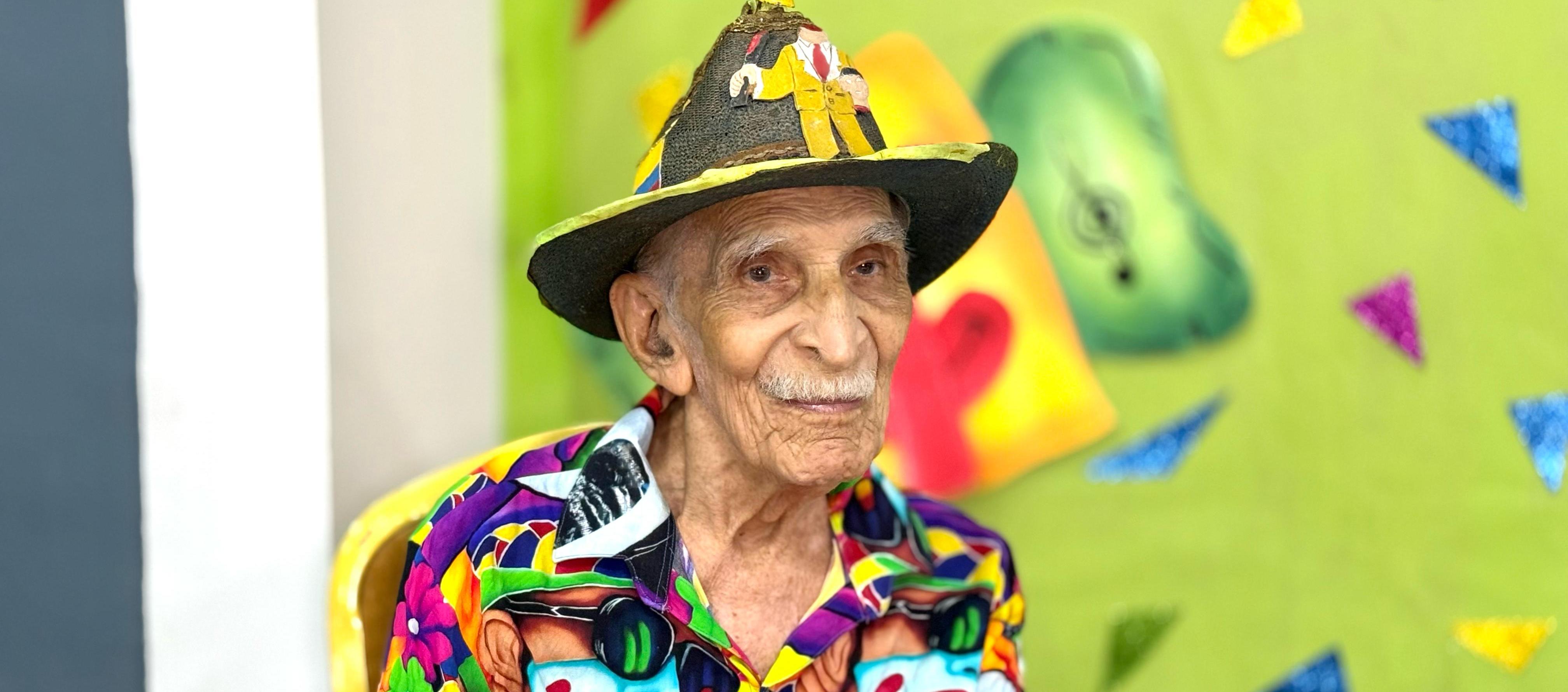 Ismael Escorcia Medina, creador del disfraz del ‘Descabezado’