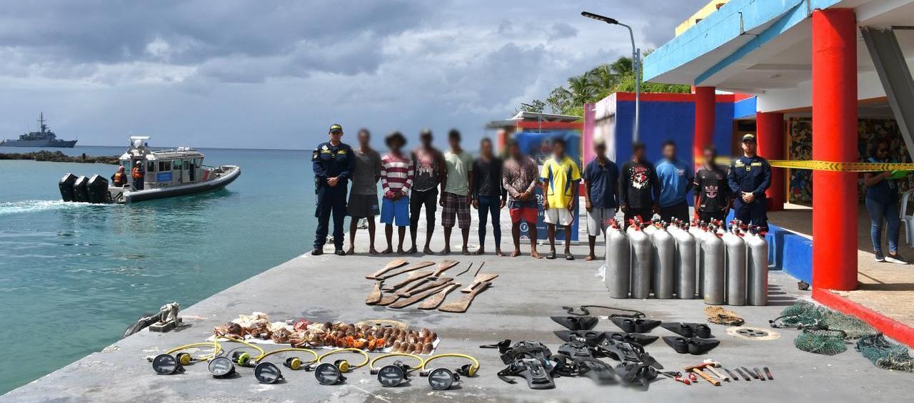 Pescadores rescatados y material recuperado