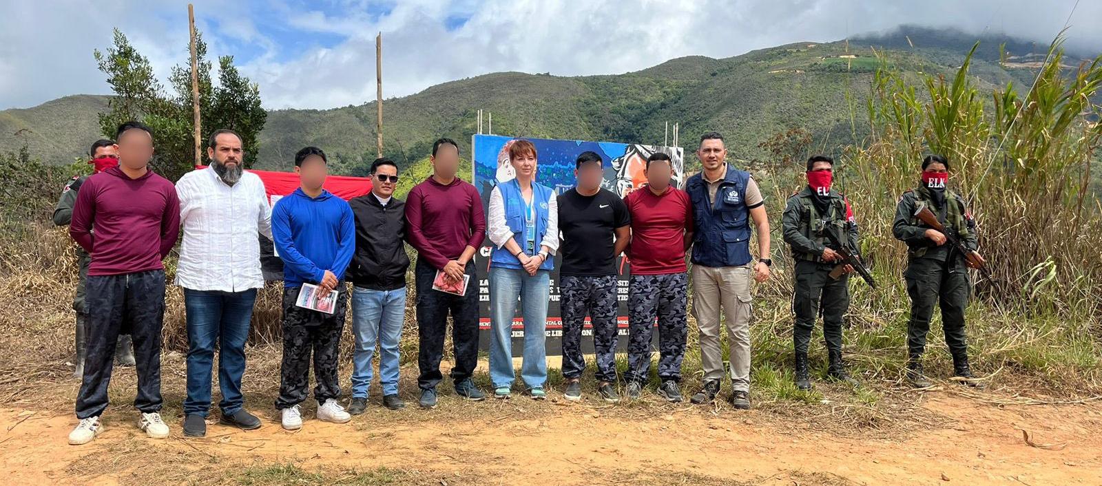 Policías liberados. 