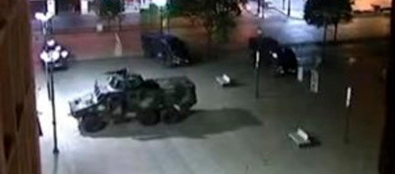 Ráfagas de disparos se escucharon esta noche en los alrededores del Palacio de Miraflores